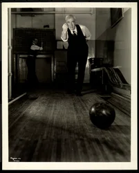 Blinder Mann beim Bowling im New York Association for the Blind, 111 East 59th Street, 1921